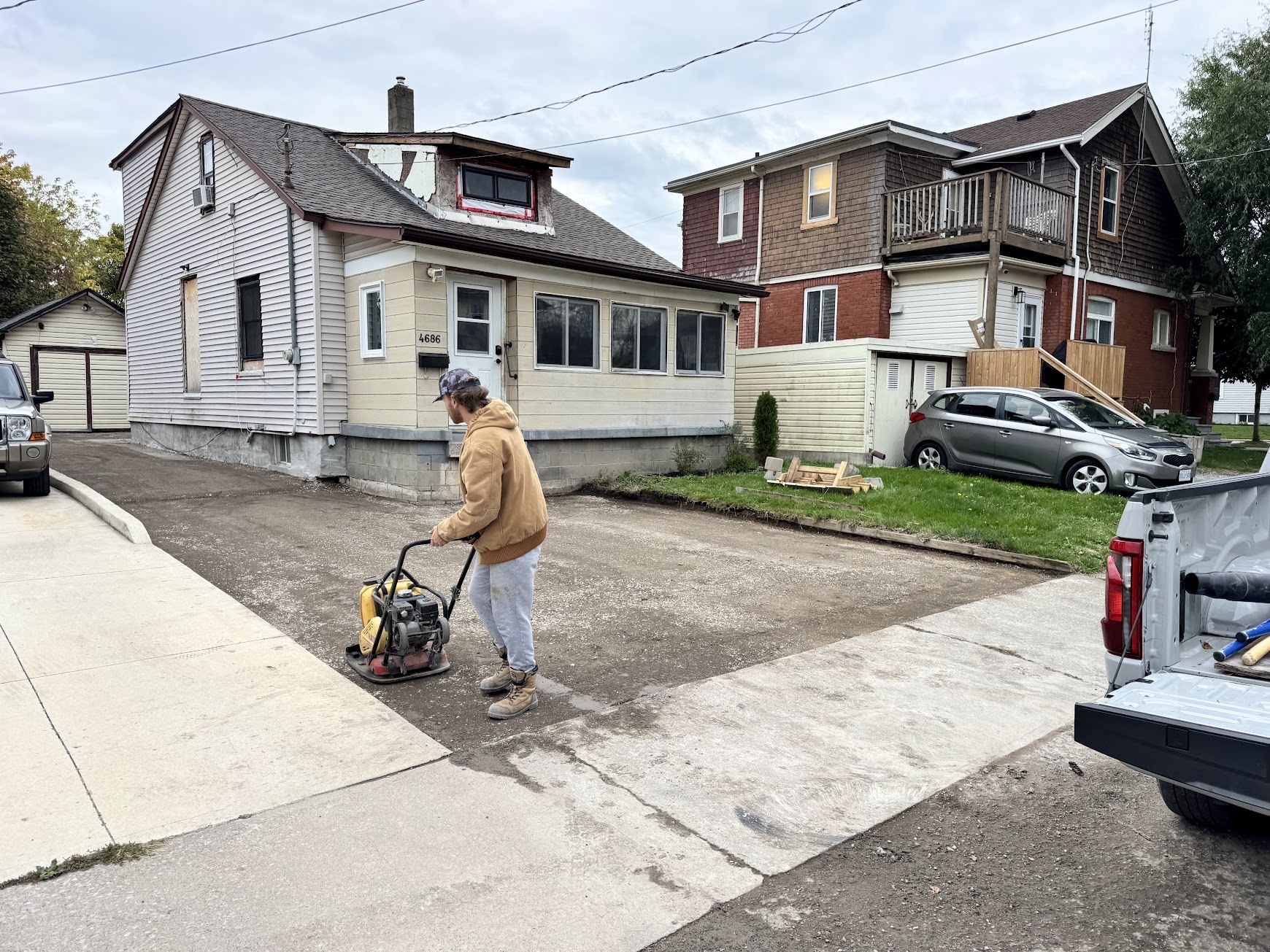 Asphalt driveway installation Niagara